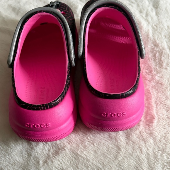 CROCS Kids Black & Hot Pink Clogs with Silver Strap and Fun Charms - Picture 3 of 4
